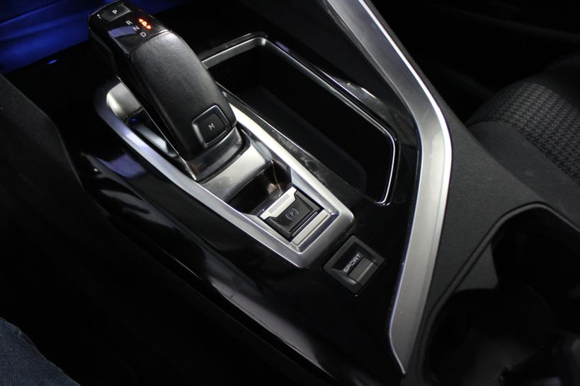 PEUGEOT 3008 BUSINESS 2017 - Photo n°17