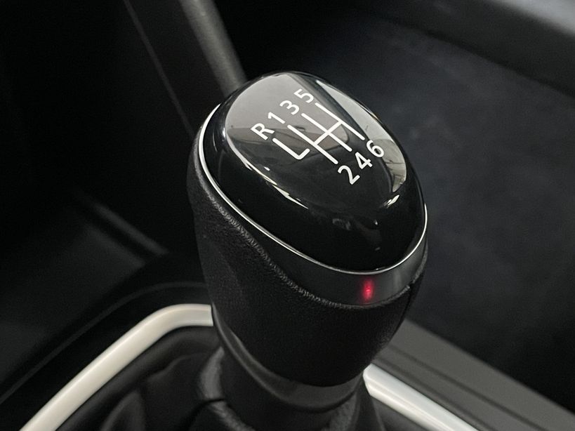 RENAULT MEGANE IV BERLINE 2020 - Photo n°26