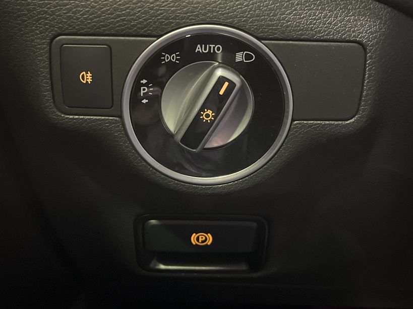 MERCEDES CLASSE CLA SHOOTING BRAKE 2017 - Photo n°32