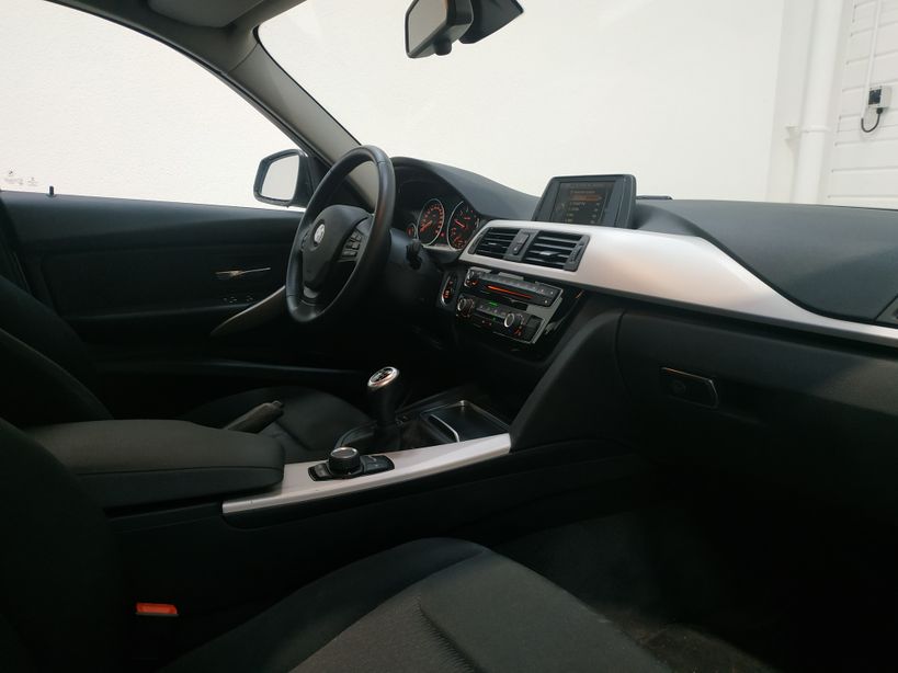 BMW SERIE 3 F30 LCI 2015 - Photo n°11
