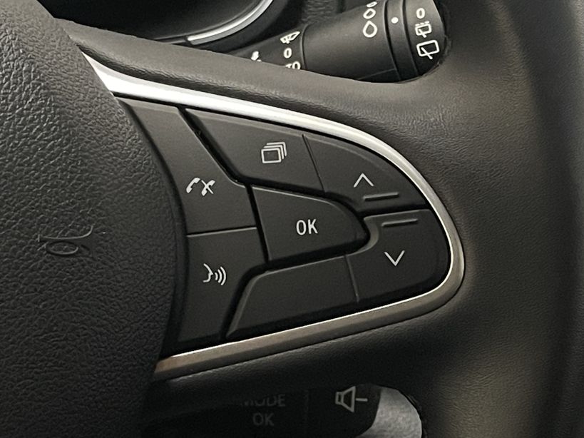 RENAULT MEGANE IV BERLINE 2023 - Photo n°14