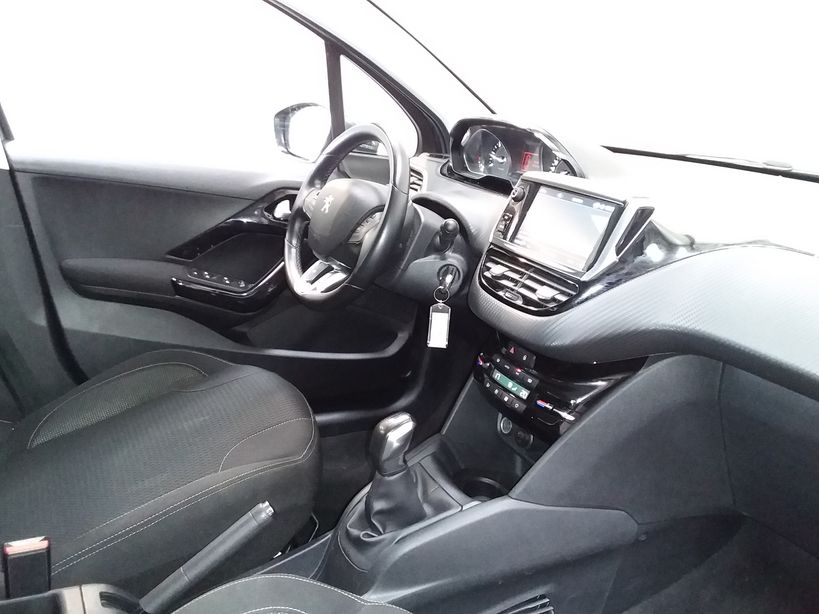 PEUGEOT 208 2018 - Photo n°5