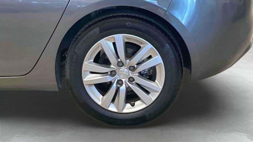 PEUGEOT 308 2018 - Photo n°14