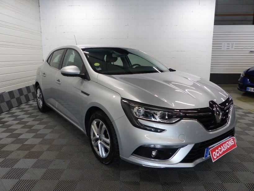 RENAULT MEGANE IV BERLINE 2017 - Photo n°3