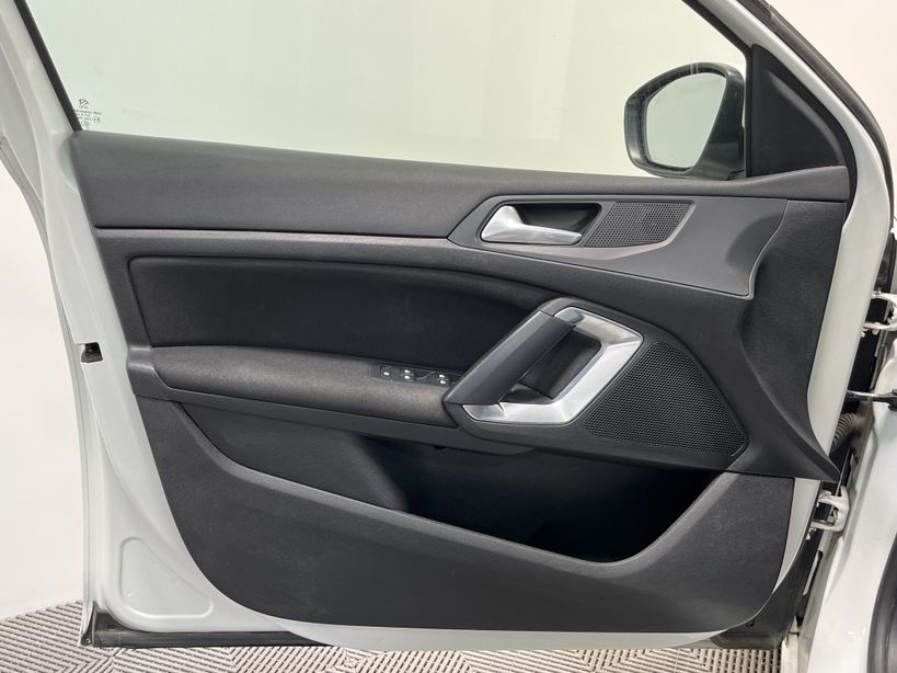 PEUGEOT 308 2015 - Photo n°32