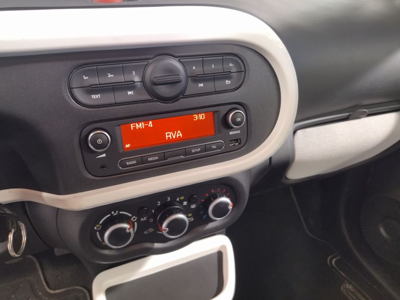 RENAULT TWINGO III 2017 - Photo n°29