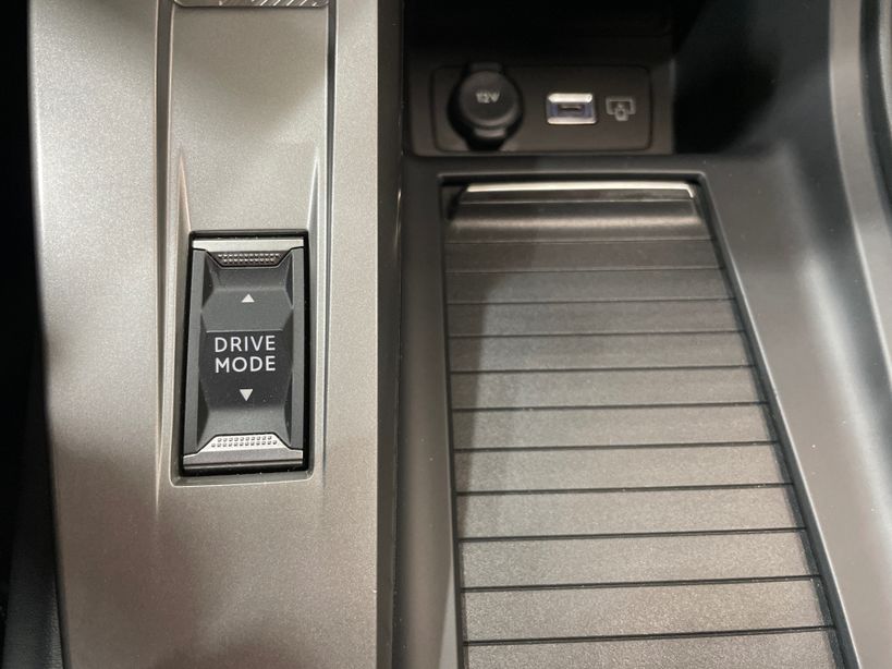 PEUGEOT 308 SW 2023 - Photo n°18