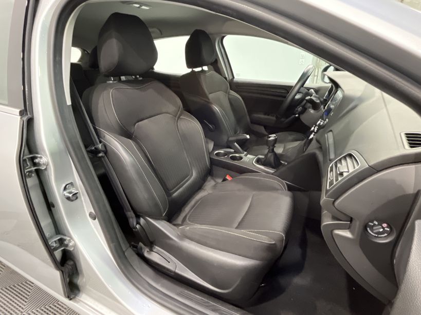 RENAULT MEGANE IV BERLINE BUSINESS 2020 - Photo n°43