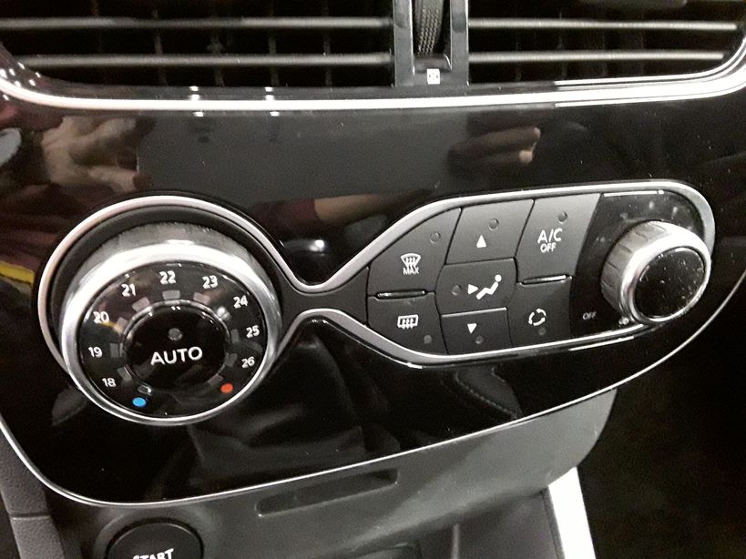 RENAULT CLIO IV 2018 - Photo n°16