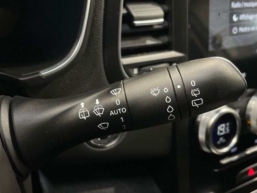 RENAULT MEGANE IV BERLINE 2023 - Photo n°30