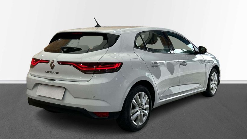 RENAULT MEGANE IV BERLINE 2022 - Photo n°4