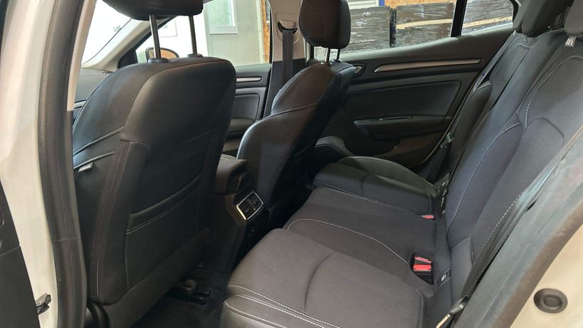 RENAULT MEGANE IV BERLINE 2022 - Photo n°12