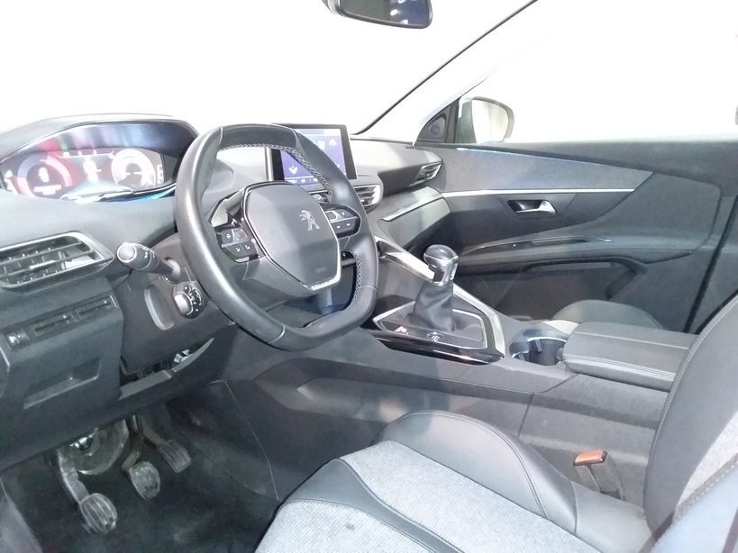 PEUGEOT 3008 2019 - Photo n°6
