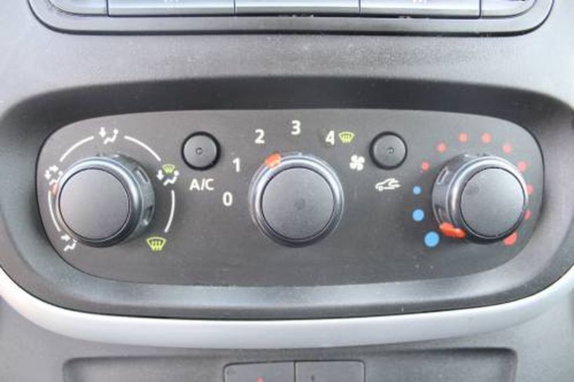 RENAULT TRAFIC III FG 2016 - Photo n°824