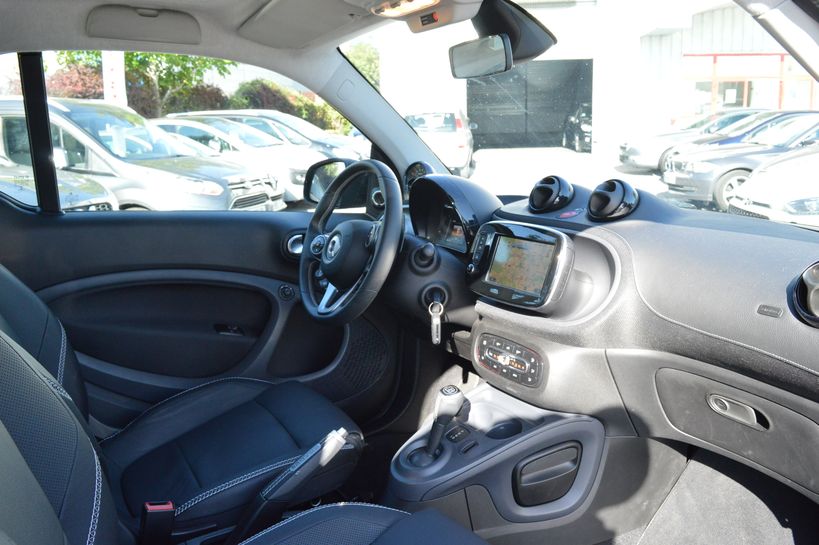 SMART FORTWO COUPE 2017 - Photo n°16