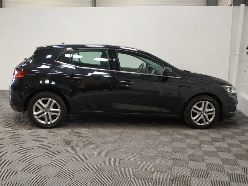 RENAULT MEGANE IV BERLINE BUSINESS 2019 - Photo n°9