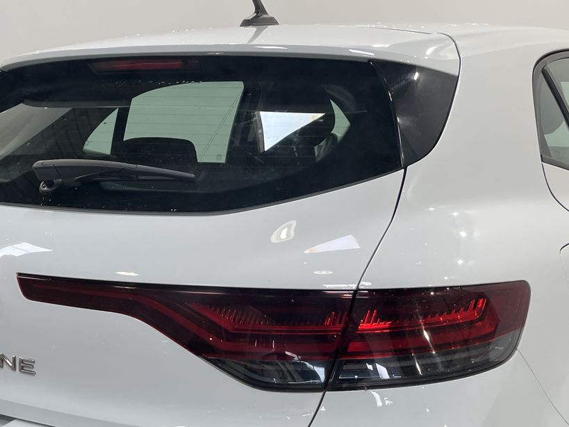 RENAULT MEGANE IV BERLINE 2021 - Photo n°8