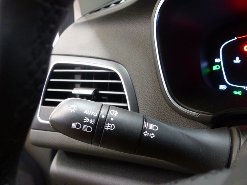 RENAULT MEGANE IV BERLINE 2021 - Photo n°21