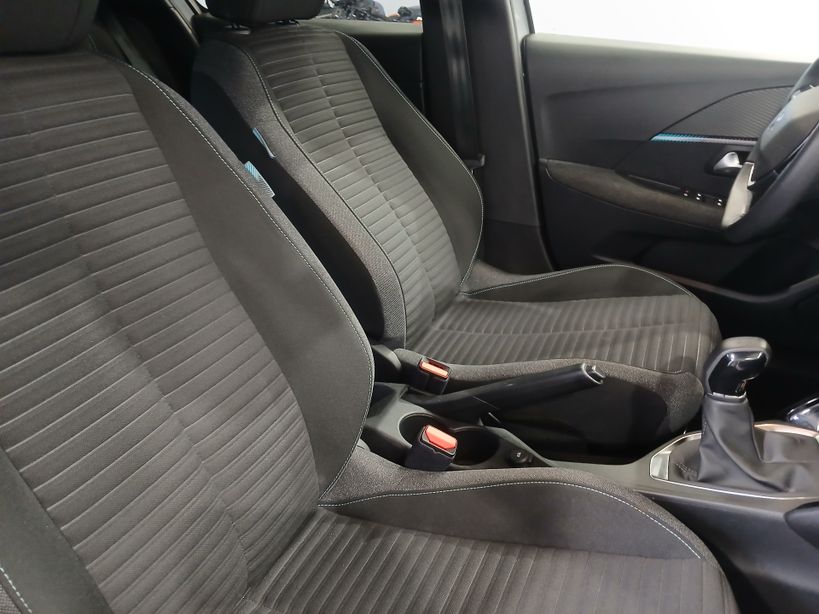 PEUGEOT 208 2023 - Photo n°6
