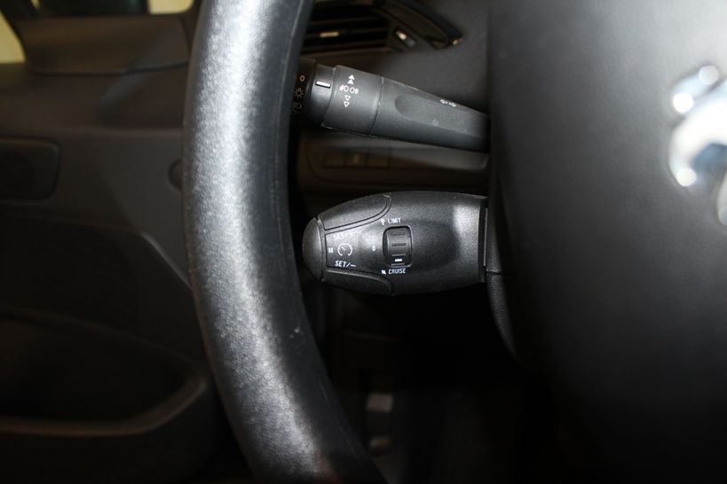 PEUGEOT 208 2016 - Photo n°18