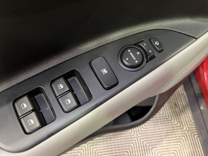 KIA STONIC 2019 - Photo n°33