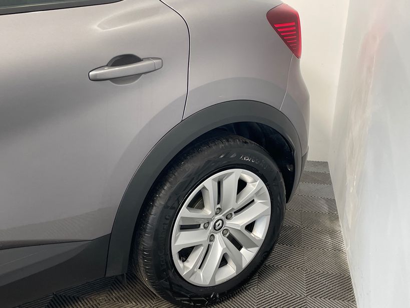 RENAULT CAPTUR 2023 - Photo n°10