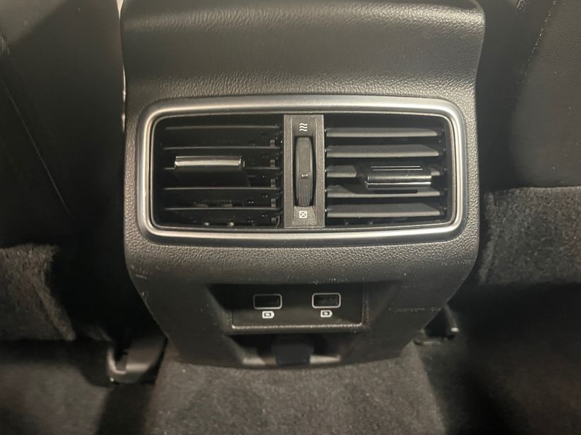 RENAULT MEGANE IV BERLINE 2021 - Photo n°28