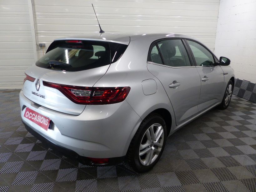 RENAULT MEGANE IV BERLINE 2017 - Photo n°5