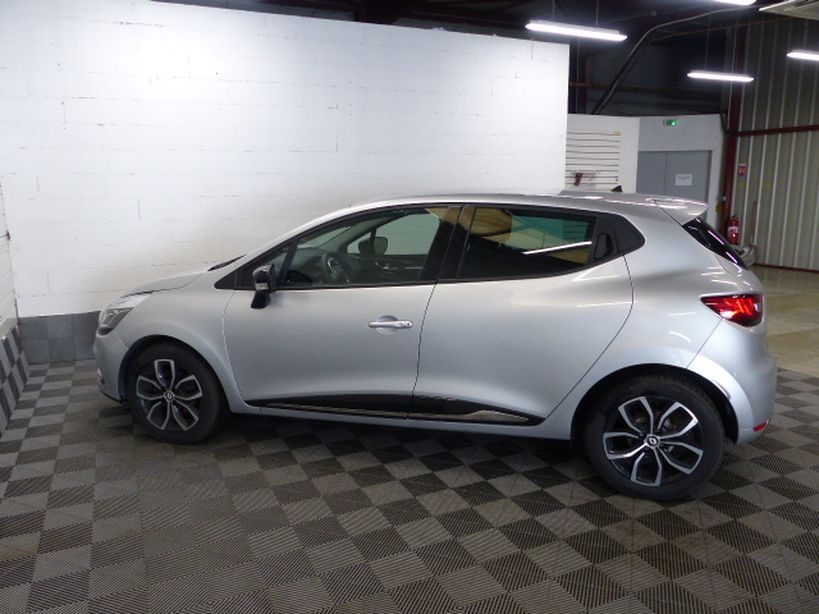 RENAULT CLIO IV 2020 - Photo n°12
