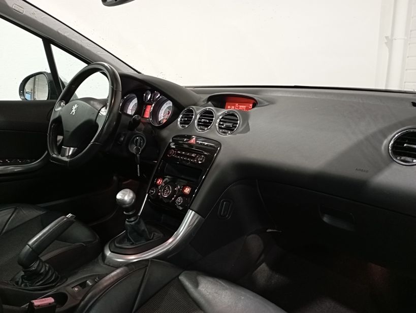 PEUGEOT 308 2011 - Photo n°11
