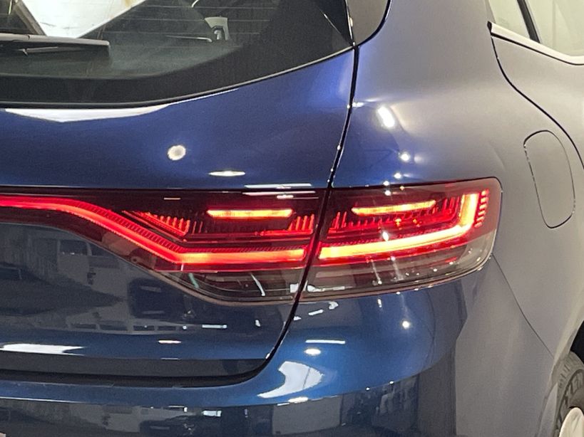 RENAULT MEGANE IV BERLINE 2021 - Photo n°6