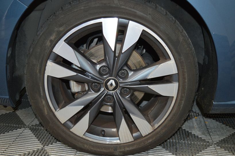 RENAULT MEGANE IV BERLINE 2018 - Photo n°8