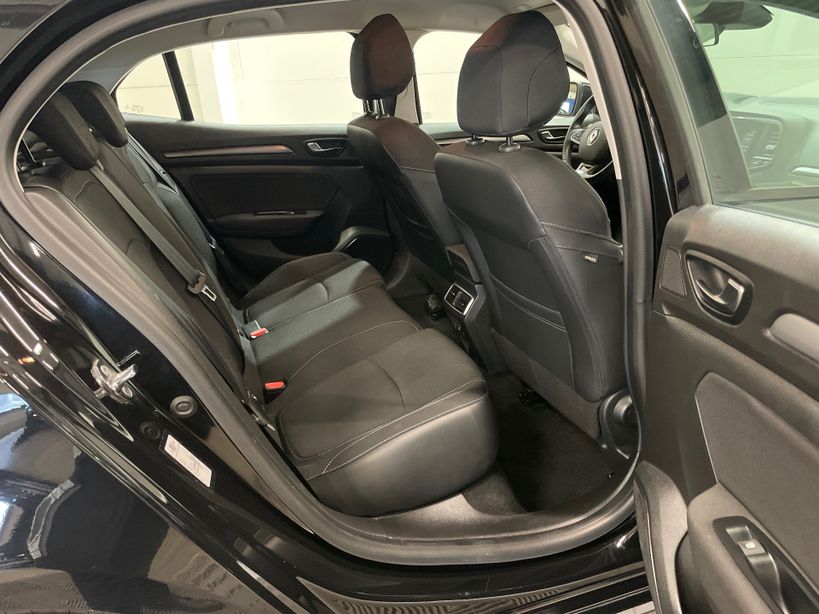 RENAULT MEGANE IV BERLINE 2022 - Photo n°8
