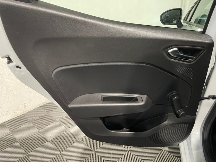 RENAULT CLIO V 2021 - Photo n°16