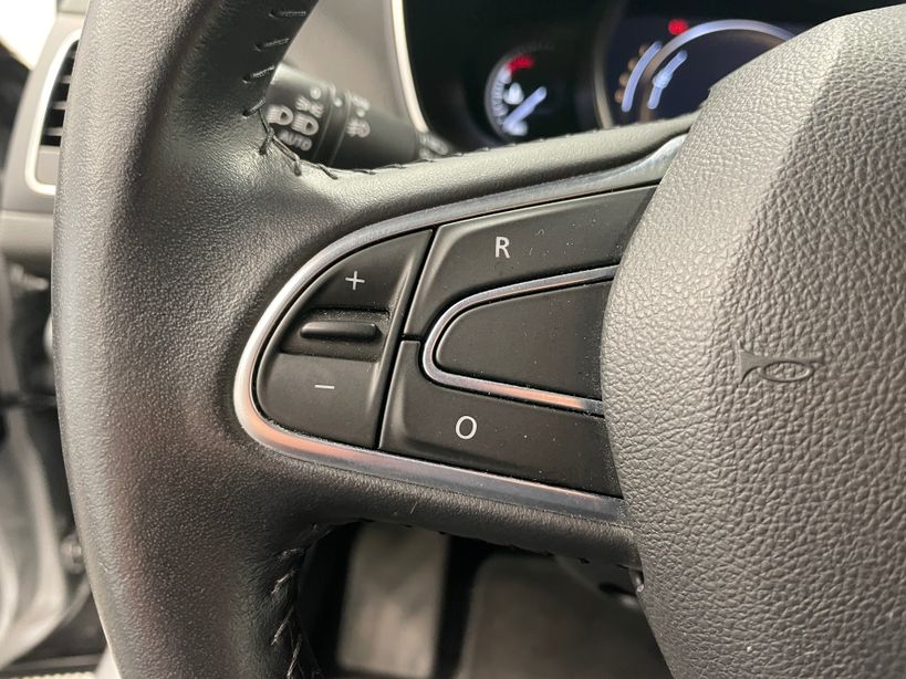 RENAULT MEGANE IV BERLINE BUSINESS 2020 - Photo n°12
