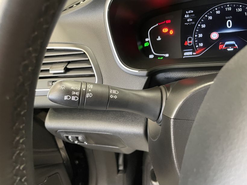 RENAULT MEGANE IV ESTATE 2021 - Photo n°20