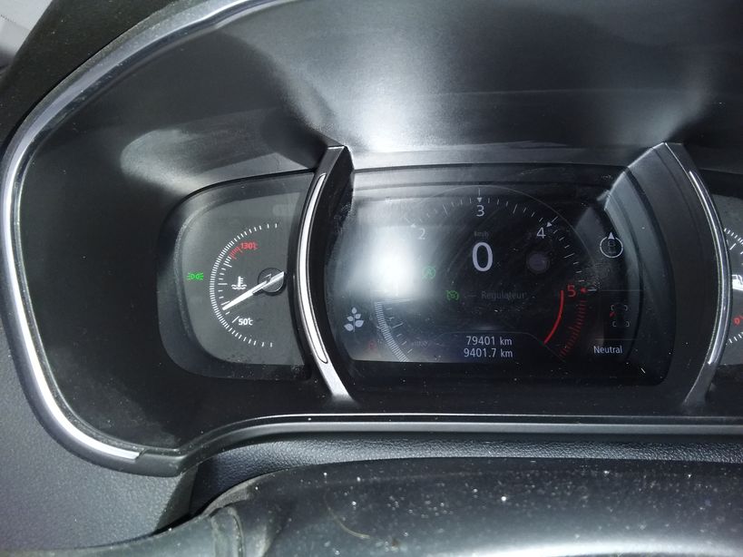 RENAULT MEGANE IV BERLINE 2018 - Photo n°18