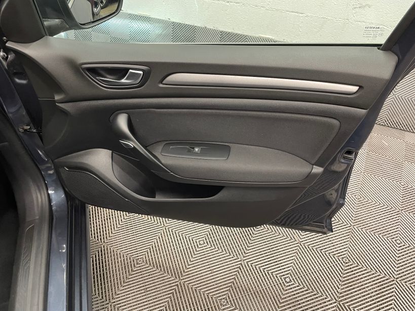 RENAULT MEGANE IV ESTATE 2022 - Photo n°31