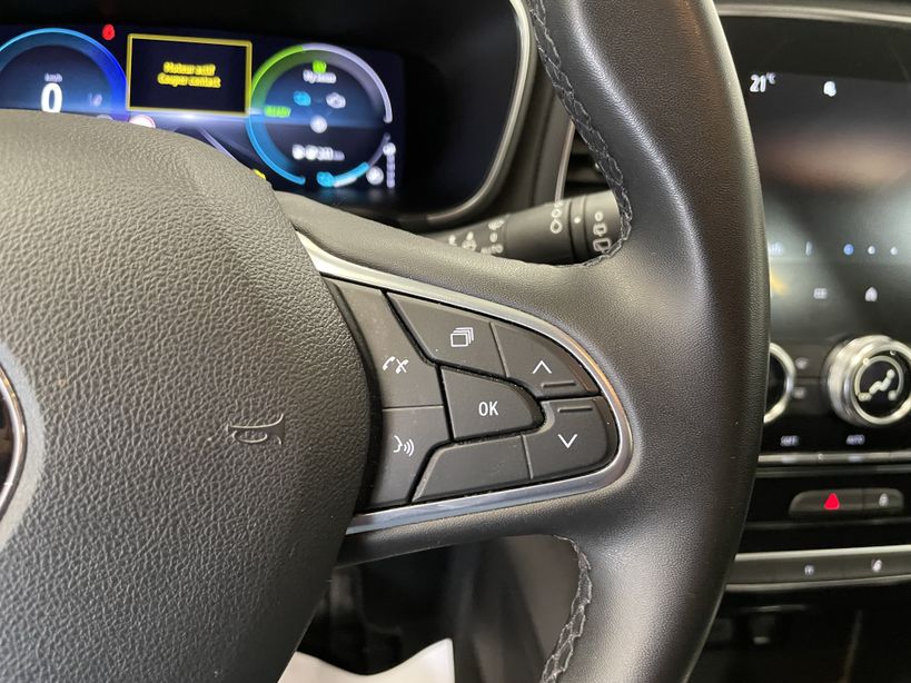RENAULT MEGANE IV BERLINE 2021 - Photo n°19
