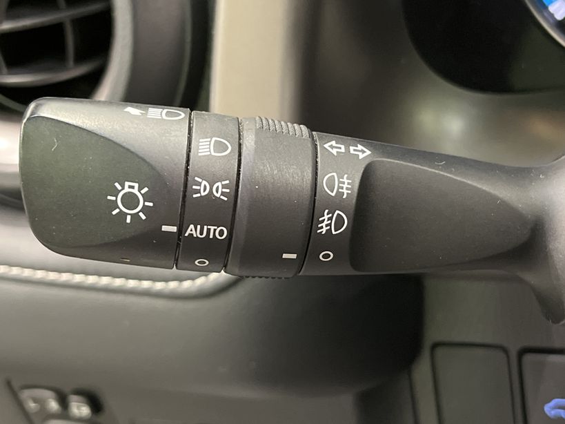 TOYOTA RAV4 HYBRIDE RC18 PRO 2019 - Photo n°26