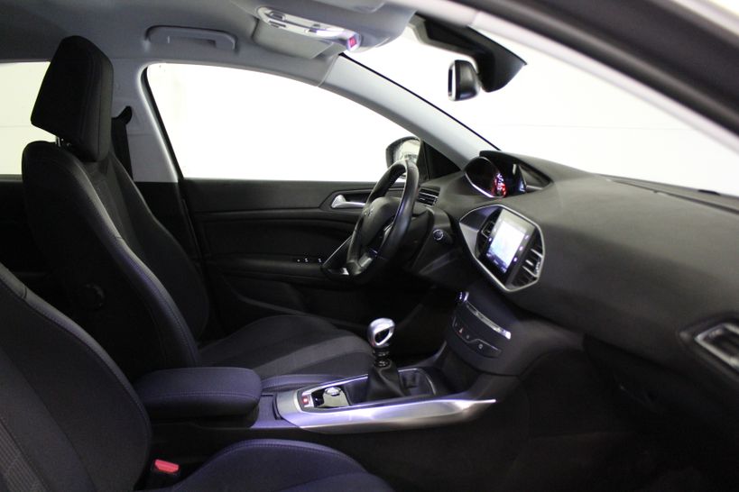 PEUGEOT 308 2019 - Photo n°6