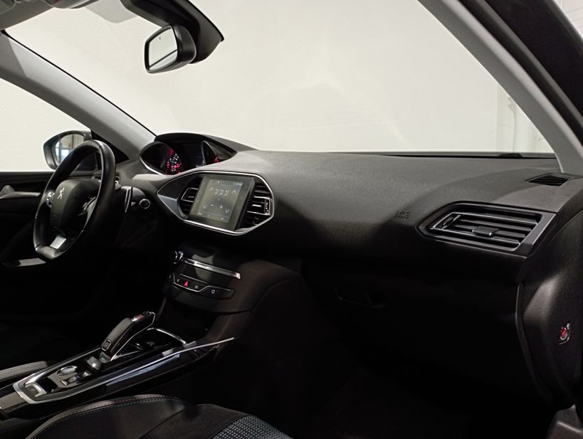 PEUGEOT 308 2020 - Photo n°11