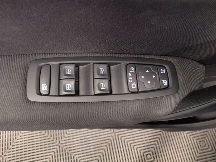 RENAULT MEGANE IV ESTATE 2021 - Photo n°24