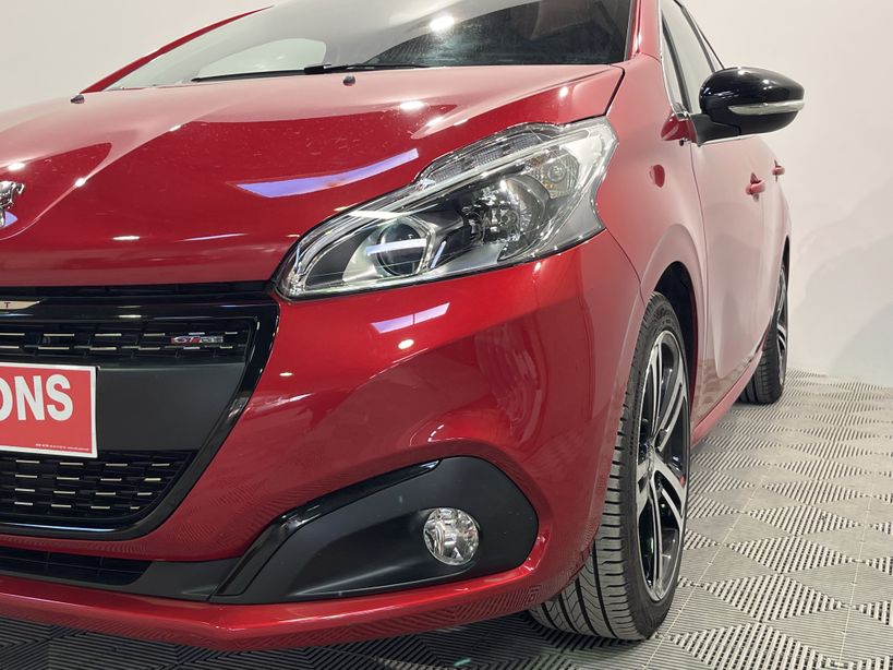 PEUGEOT 208 2019 - Photo n°8