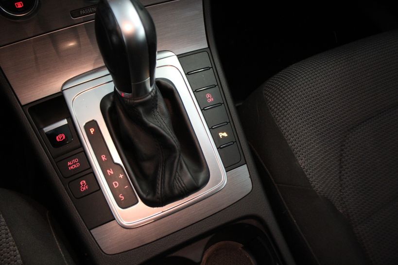 VOLKSWAGEN PASSAT SW BUSINESS 2014 - Photo n°12