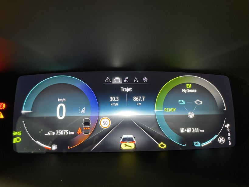 RENAULT MEGANE IV BERLINE 2021 - Photo n°15