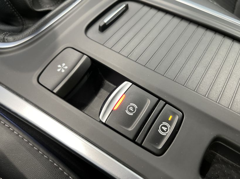 RENAULT MEGANE IV BERLINE 2021 - Photo n°19