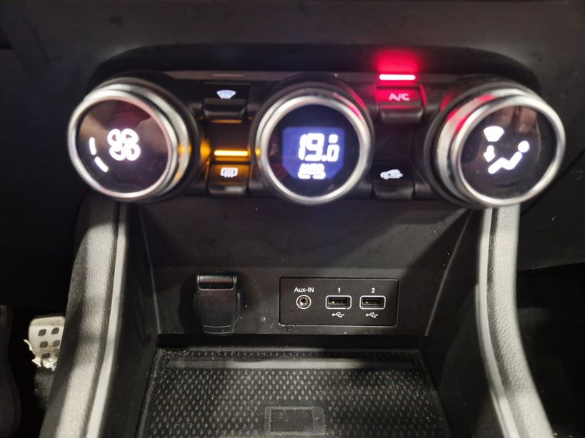 RENAULT CAPTUR 2022 - Photo n°12