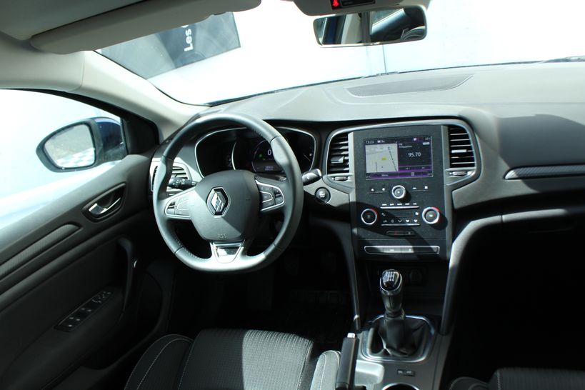 RENAULT MEGANE IV BERLINE BUSINESS 2018 - Photo n°8