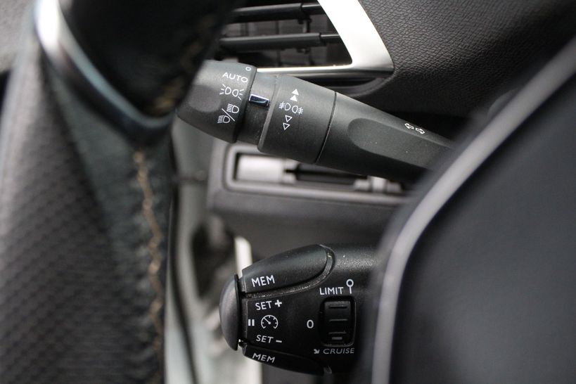 PEUGEOT 3008 2018 - Photo n°26